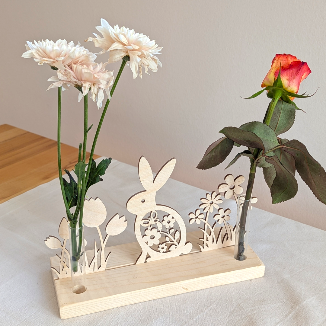 Holzaufsteller mit Minivase für Ostern und den Frühling!