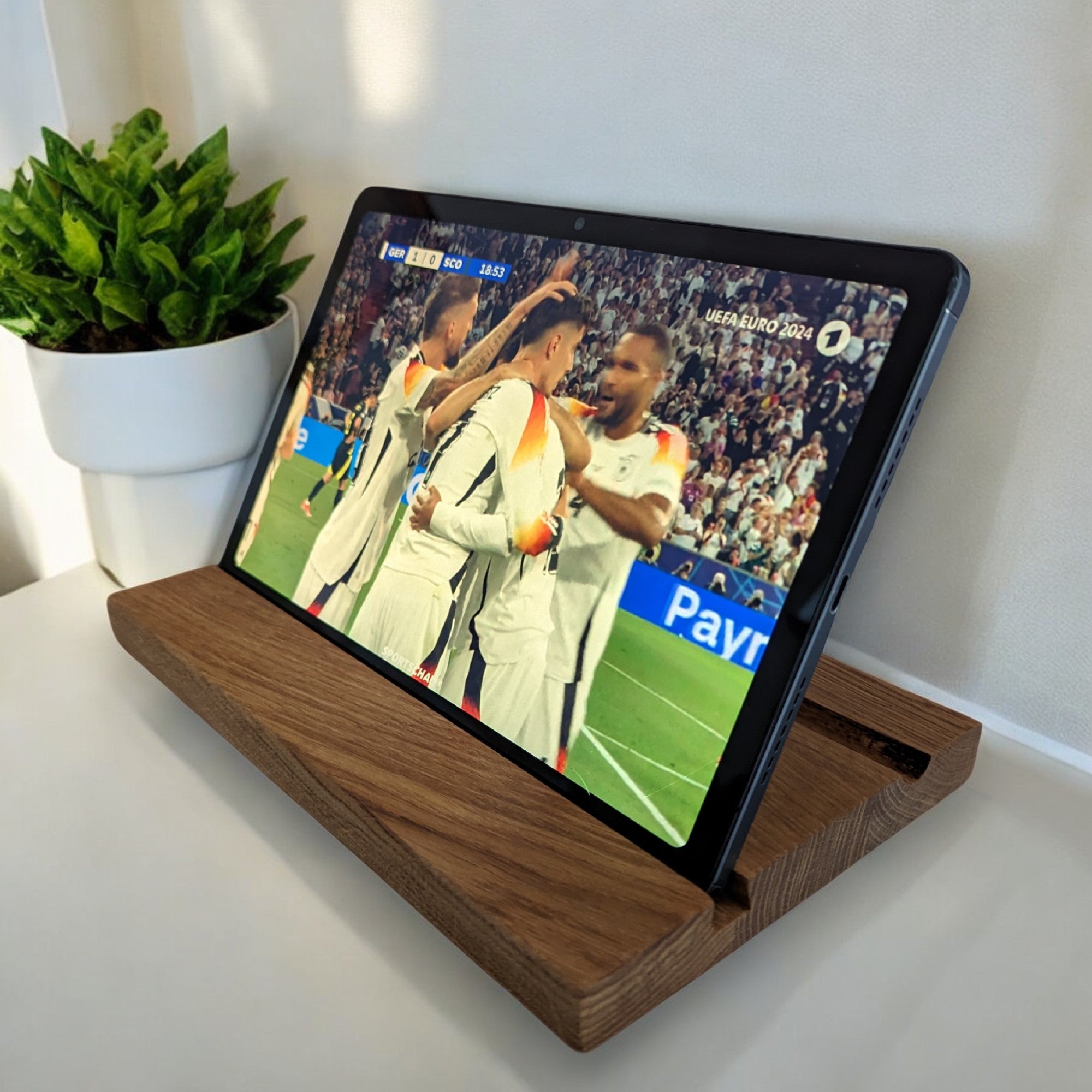 Eleganter Tablet-Ständer aus Eichenholz